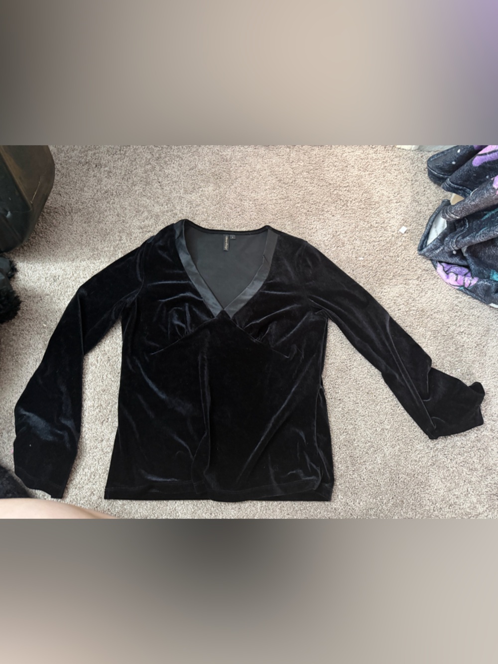 Velvet V-Neck Long Sleeve Top - Black